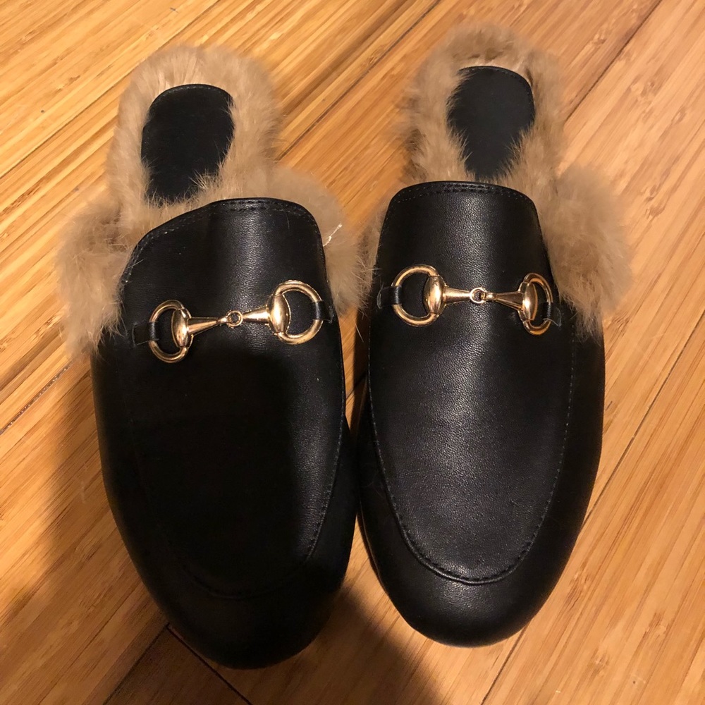 Faux fur black slides